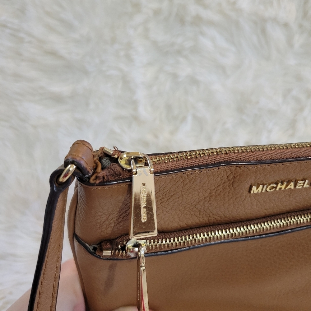 Michael Kors Brown Small crossbody bag - Picture 15 of 16